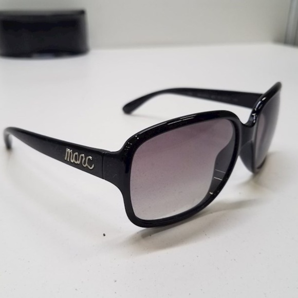 Marc Jacobs sun glasses in case main image 6